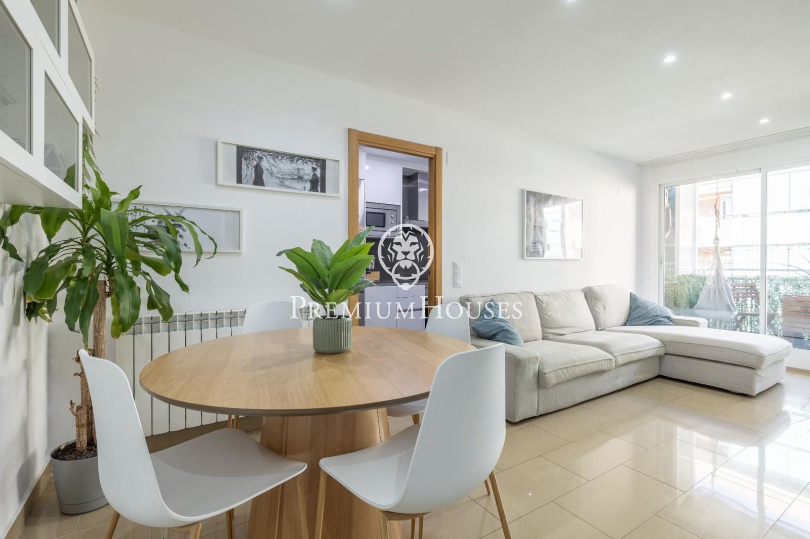 2 bedroom Flat for sale in Tarragona city with pool garage - € 335,000 (Ref: 10184865)