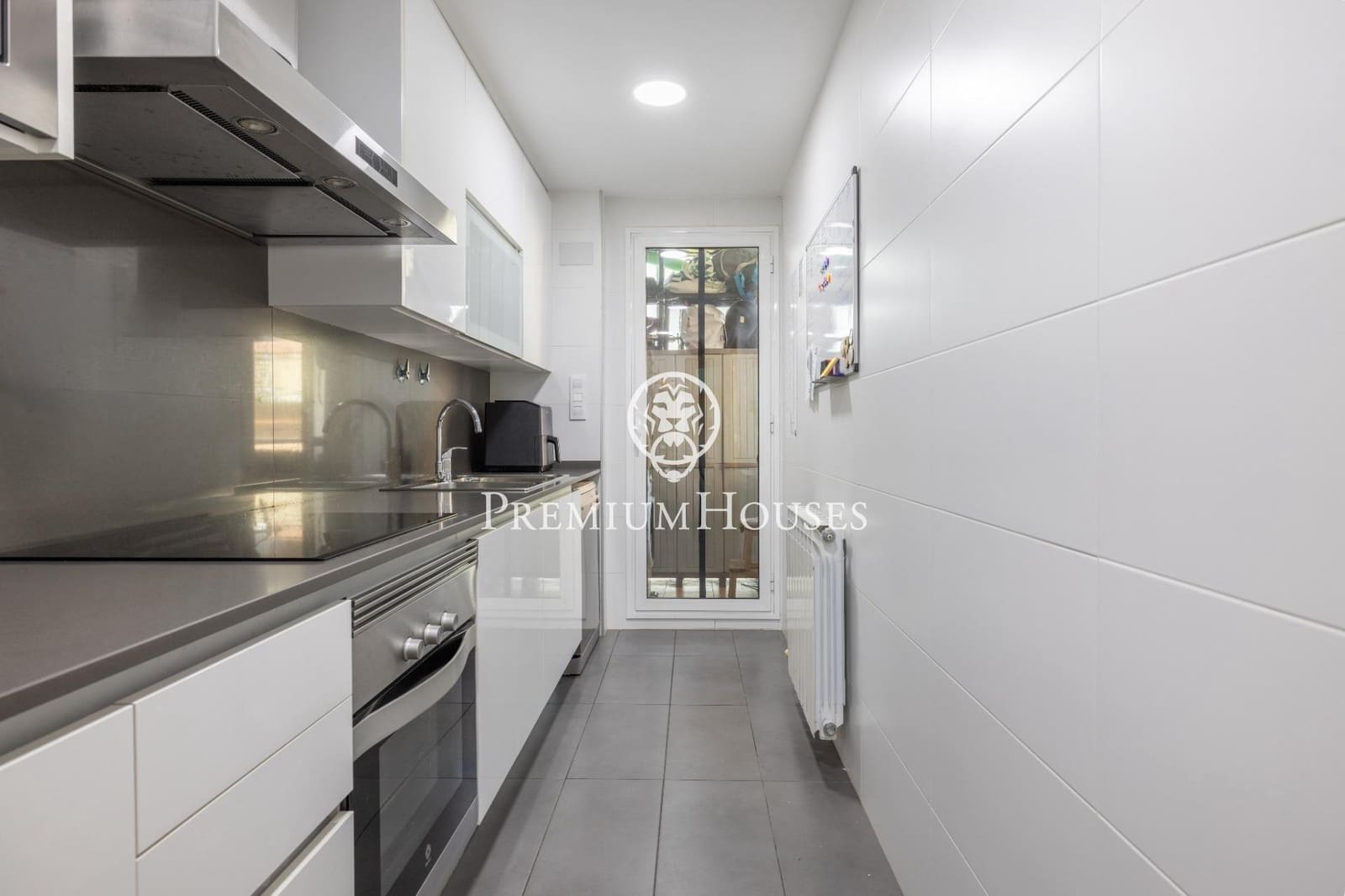 2 bedroom Flat for sale in Tarragona city with pool garage - € 335,000 (Ref: 10184865)