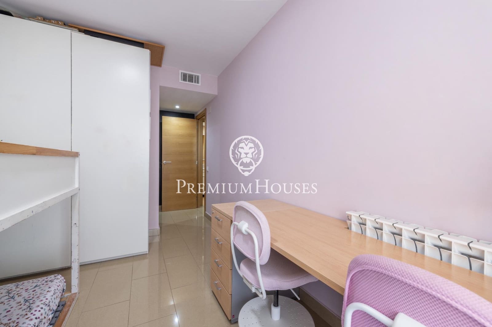 2 bedroom Flat for sale in Tarragona city with pool garage - € 335,000 (Ref: 10184865)