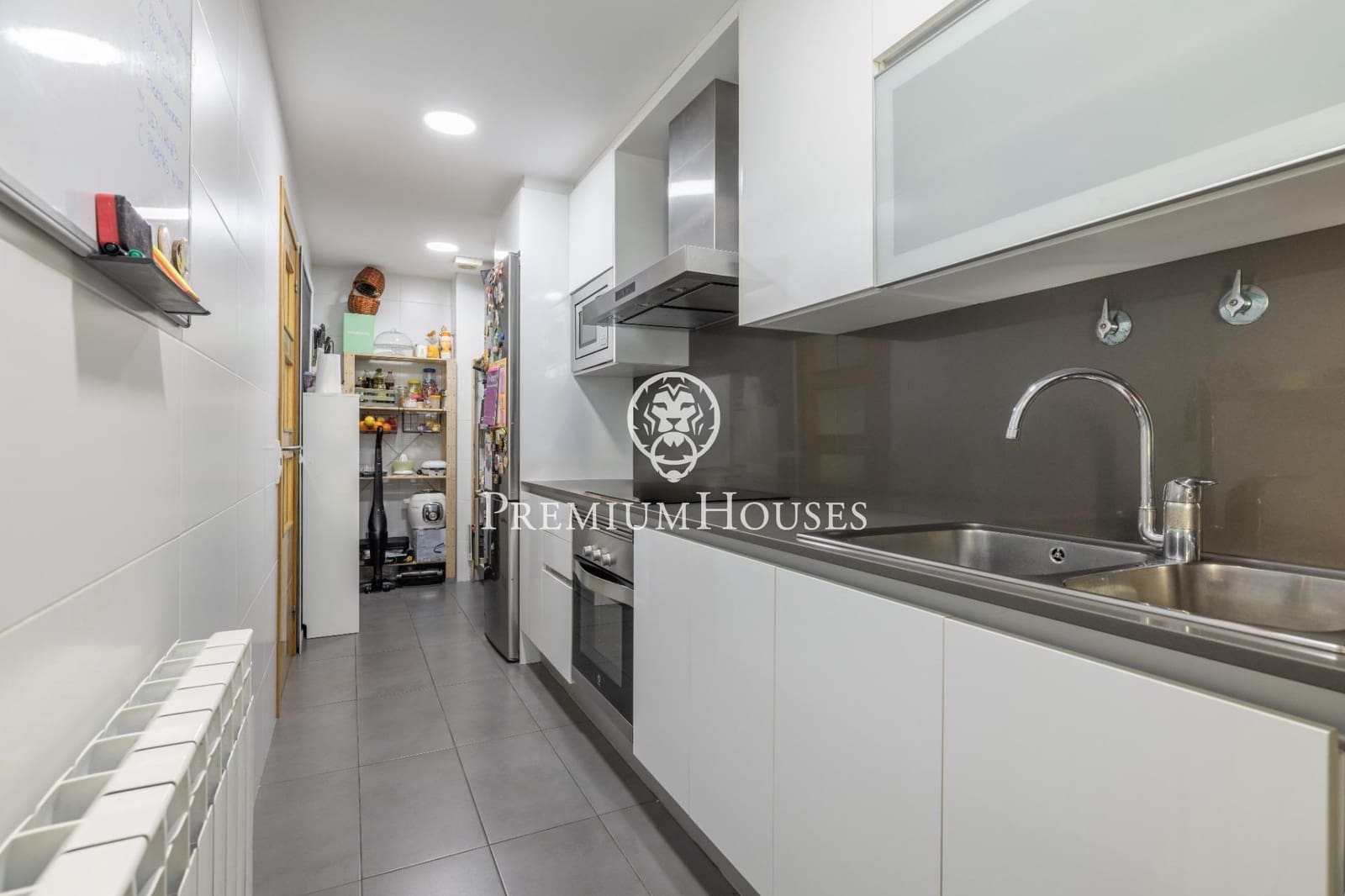 2 bedroom Flat for sale in Tarragona city with pool garage - € 335,000 (Ref: 10184865)