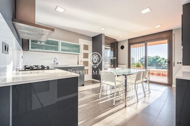 4 bedroom Villa for sale in Gavà with pool garage - € 1,250,000 (Ref: 10187308)