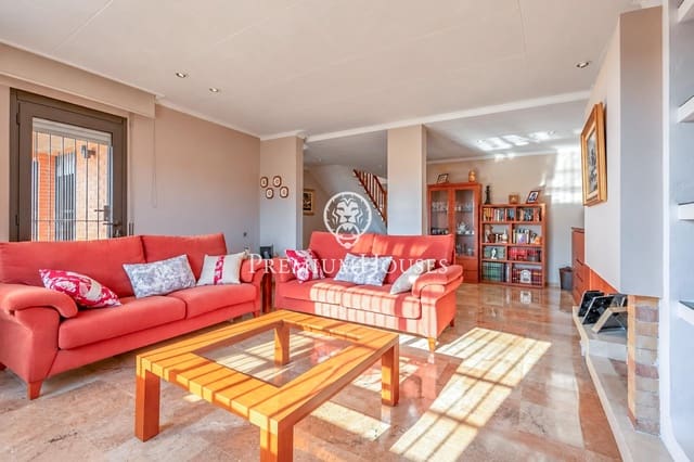 4 bedroom Villa for sale in Gavà with pool garage - € 1,250,000 (Ref: 10187308)