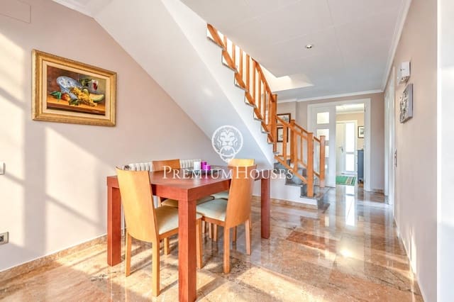 4 bedroom Villa for sale in Gavà with pool garage - € 1,250,000 (Ref: 10187308)