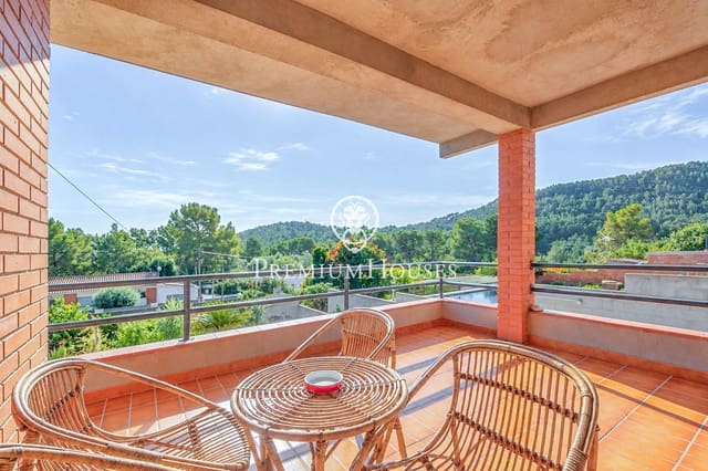 4 bedroom Villa for sale in Gavà with pool garage - € 1,250,000 (Ref: 10187308)