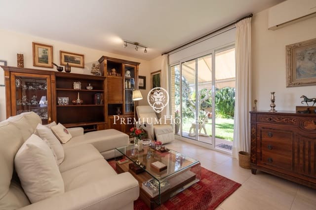 4 slaapkamer Villa te koop in Calafell met garage - € 900.000 (Ref: 10187309)