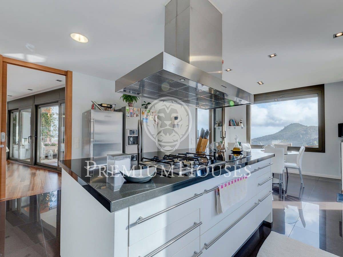 6 soveværelse Villa til salg i Gava med swimmingpool garage - € 2.200.000 (Ref: 5023672)