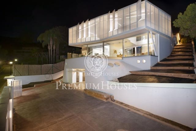 4 soveværelse Villa til salg i Sitges med swimmingpool garage - € 2.800.000 (Ref: 5031549)