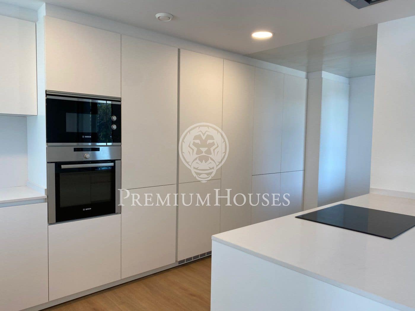 4 sovrum Lägenhet att hyra i Gava med pool garage - 4 000 € (Ref: 5337103)