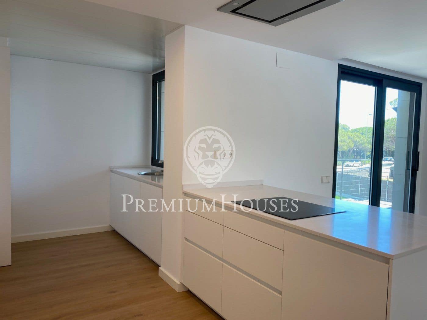 4 sovrum Lägenhet att hyra i Gava med pool garage - 4 000 € (Ref: 5337103)