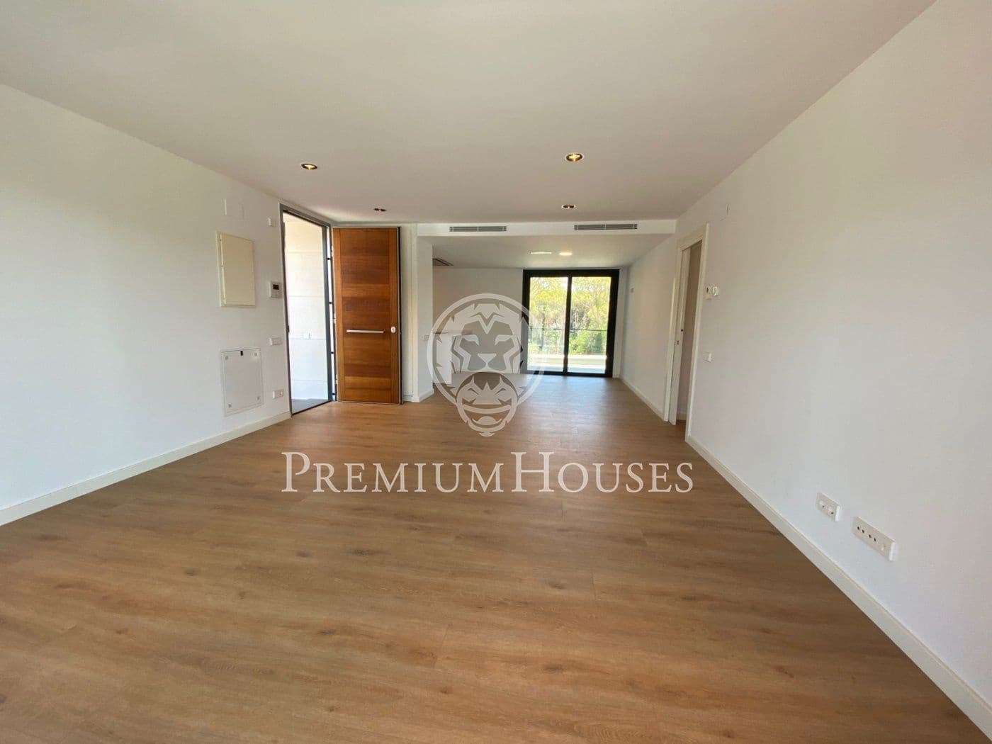 4 sovrum Lägenhet att hyra i Gava med pool garage - 4 000 € (Ref: 5337103)