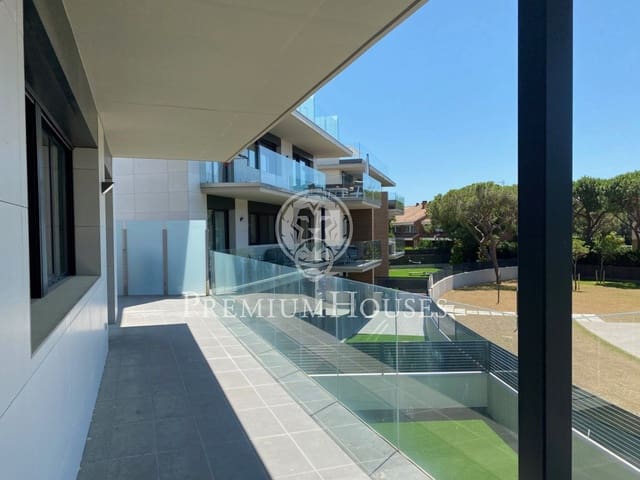 4 bedroom Apartment for rent in Gavà with pool garage - € 4,000 (Ref: 5337103)