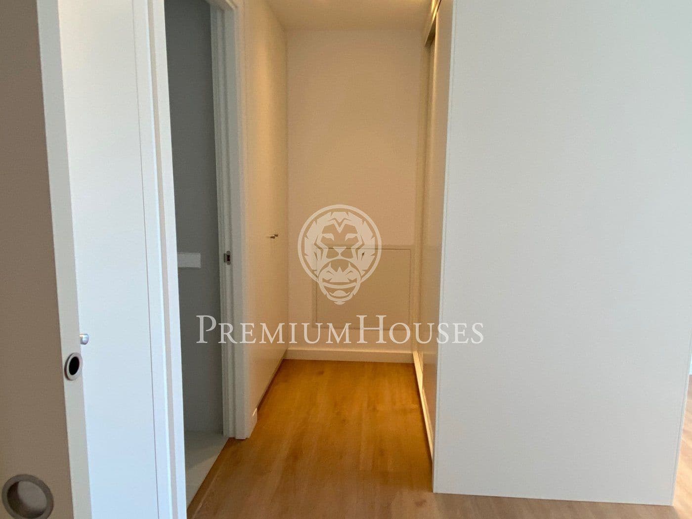 4 sovrum Lägenhet att hyra i Gava med pool garage - 4 000 € (Ref: 5337103)