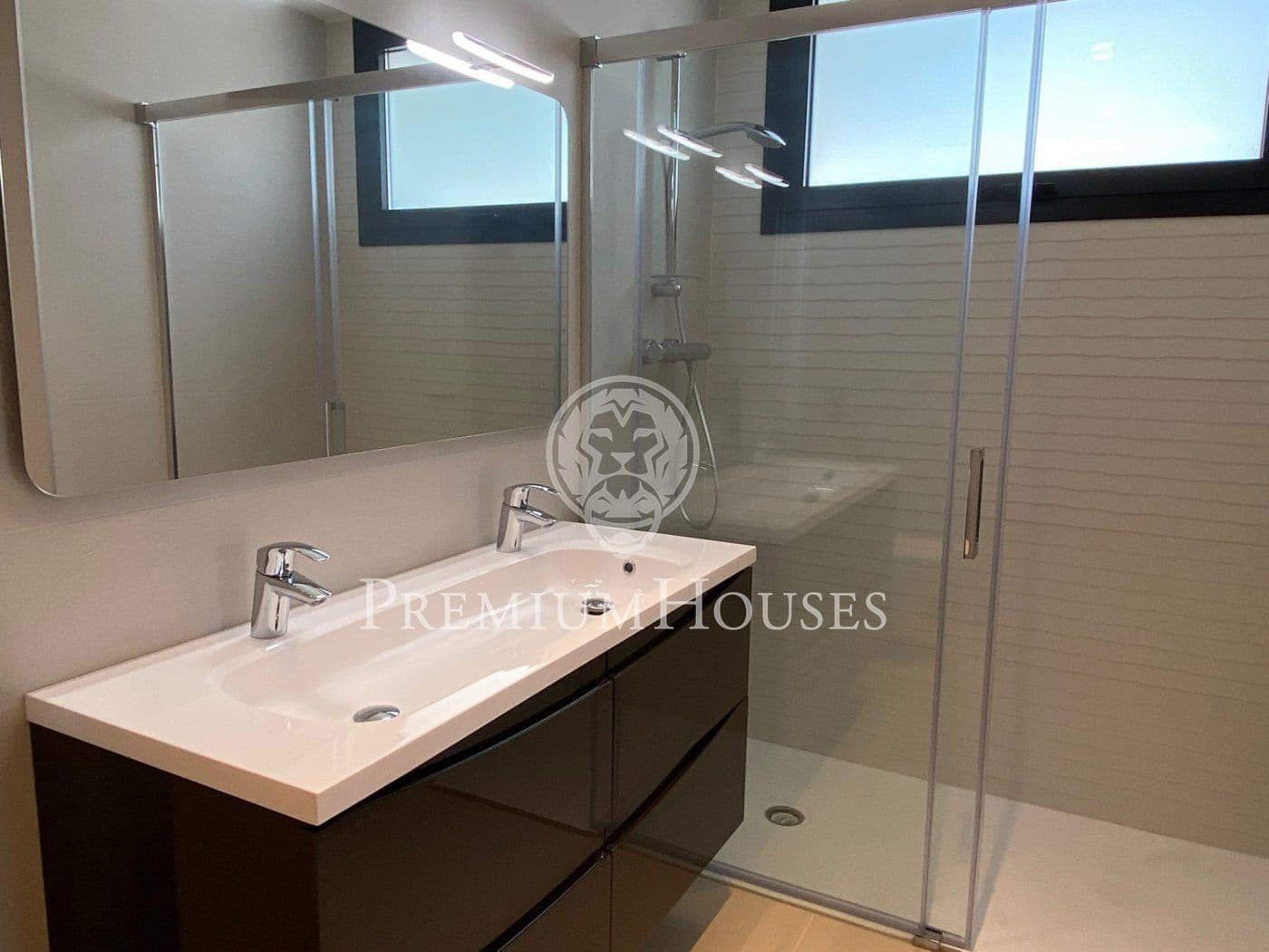 4 sovrum Lägenhet att hyra i Gava med pool garage - 4 000 € (Ref: 5337103)