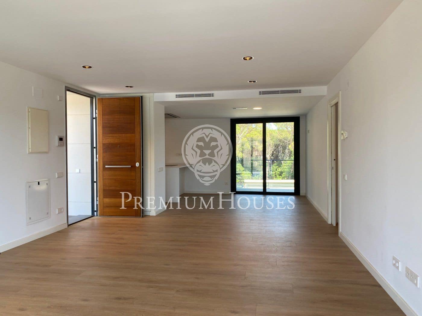 4 sovrum Lägenhet att hyra i Gava med pool garage - 4 000 € (Ref: 5337103)