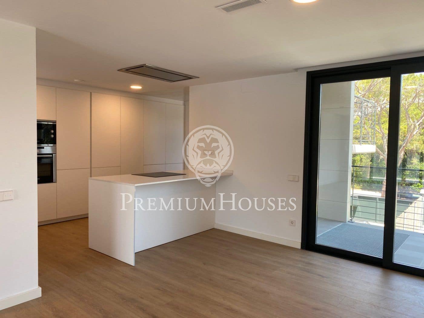 4 sovrum Lägenhet att hyra i Gava med pool garage - 4 000 € (Ref: 5337103)