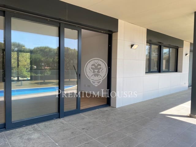 4 bedroom Apartment for rent in Gavà with pool garage - € 4,000 (Ref: 5337103)