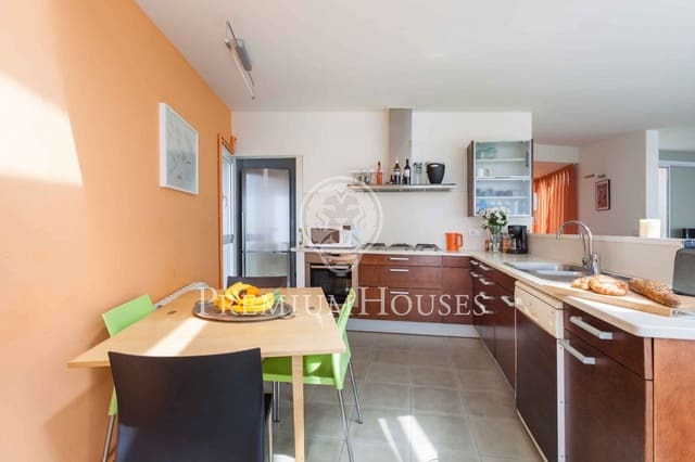 5 sovrum Villa till salu i Sitges med pool garage - 1 175 000 € (Ref: 5790372)