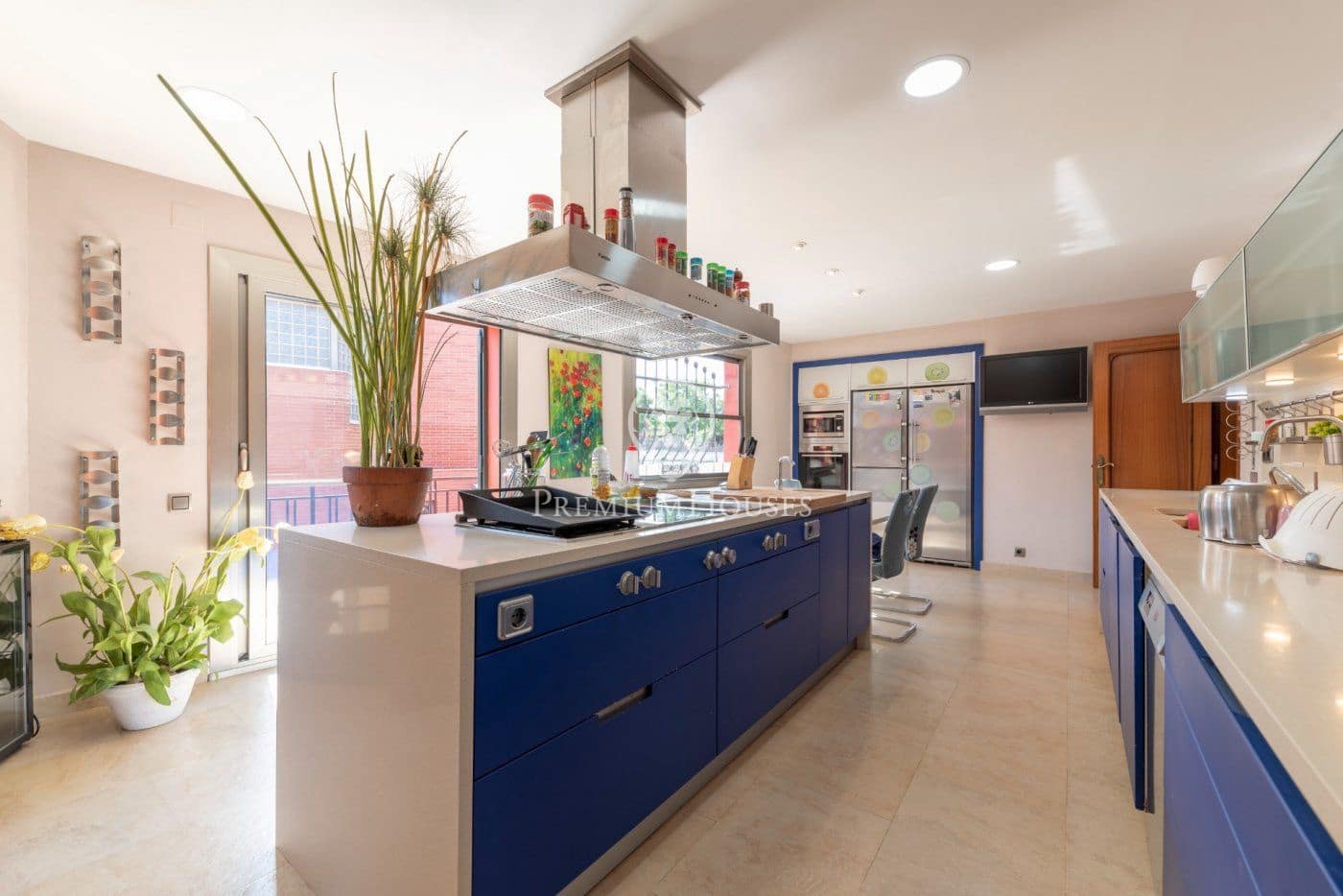 4 soveværelse Villa til salg i Vilanova i la Geltru med swimmingpool garage - € 1.065.000 (Ref: 6197807)