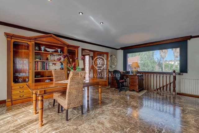 4 sovrum Villa till salu i Vilanova i la Geltrú med pool garage - 1 065 000 € (Ref: 6197807)