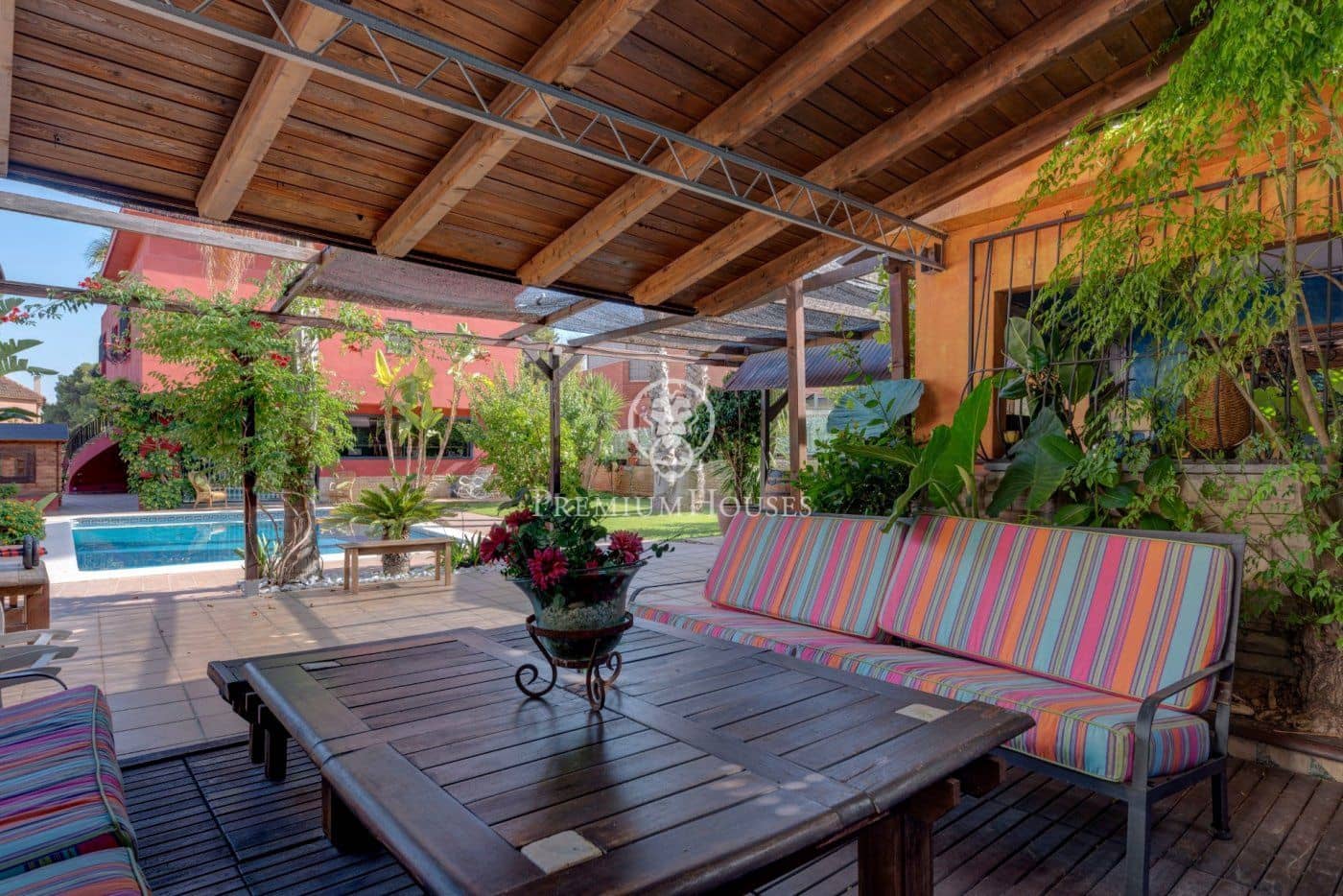 4 soveværelse Villa til salg i Vilanova i la Geltru med swimmingpool garage - € 1.065.000 (Ref: 6197807)