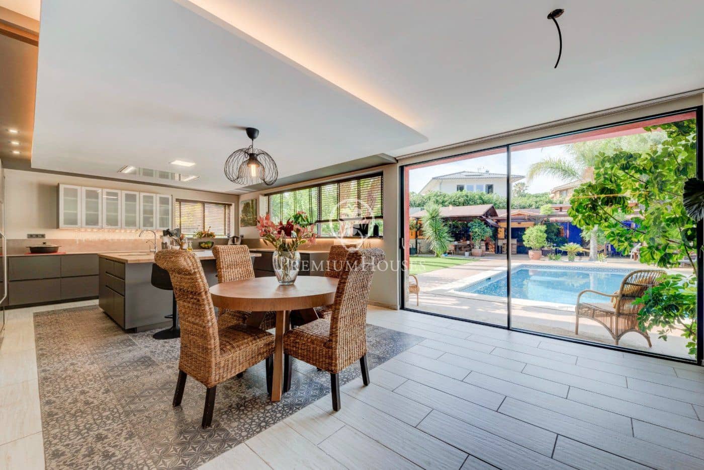 4 soveværelse Villa til salg i Vilanova i la Geltru med swimmingpool garage - € 1.065.000 (Ref: 6197807)