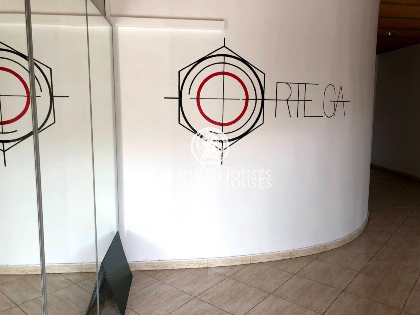Commercial for sale in Sitges - € 165,000 (Ref: 6197877)