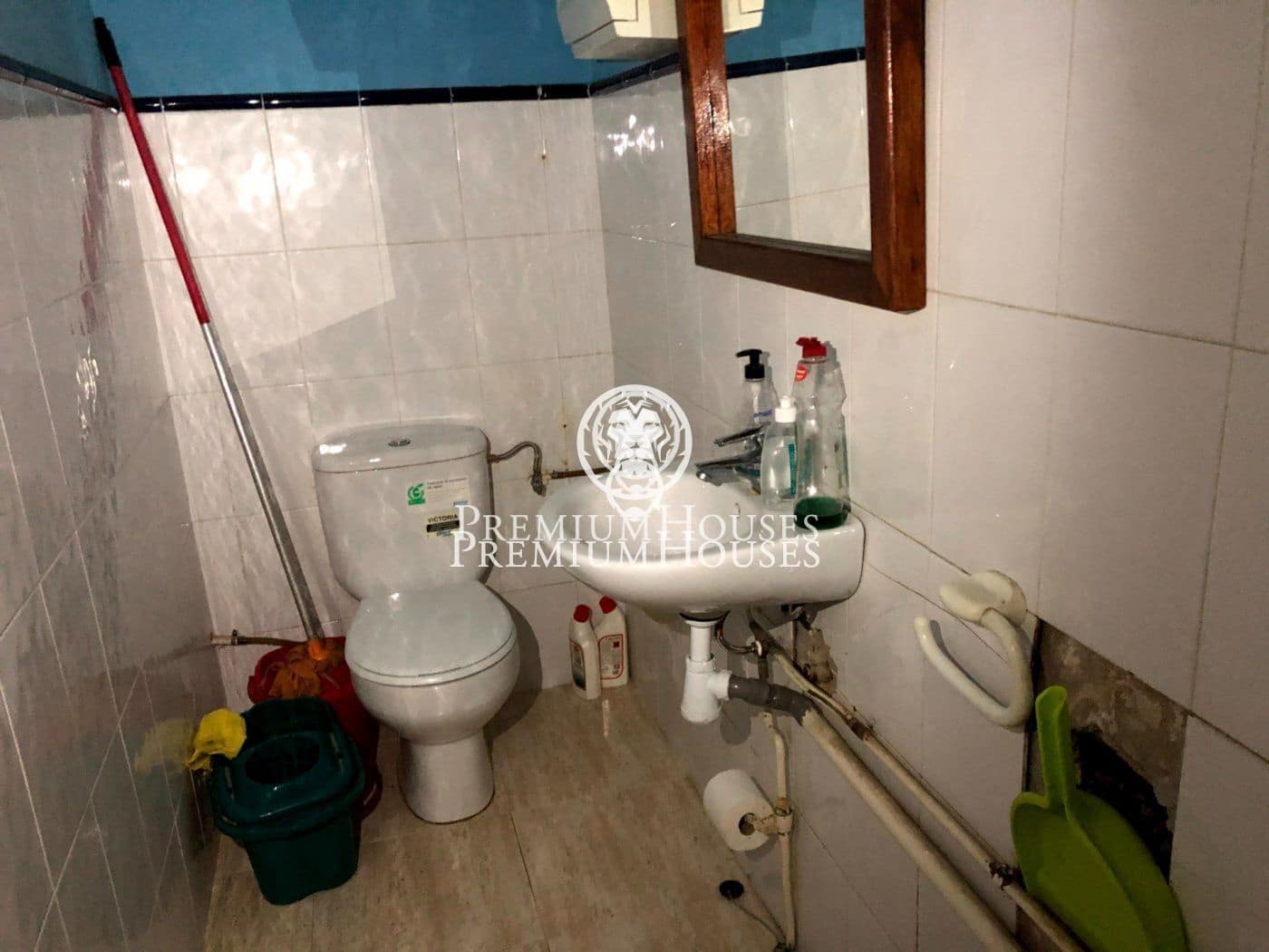 Commercial for sale in Sitges - € 165,000 (Ref: 6197877)