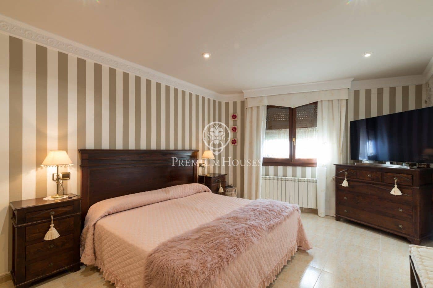 12 soveværelse Finca/Landehus til salg i El Catllar med swimmingpool - € 800.000 (Ref: 6197883)