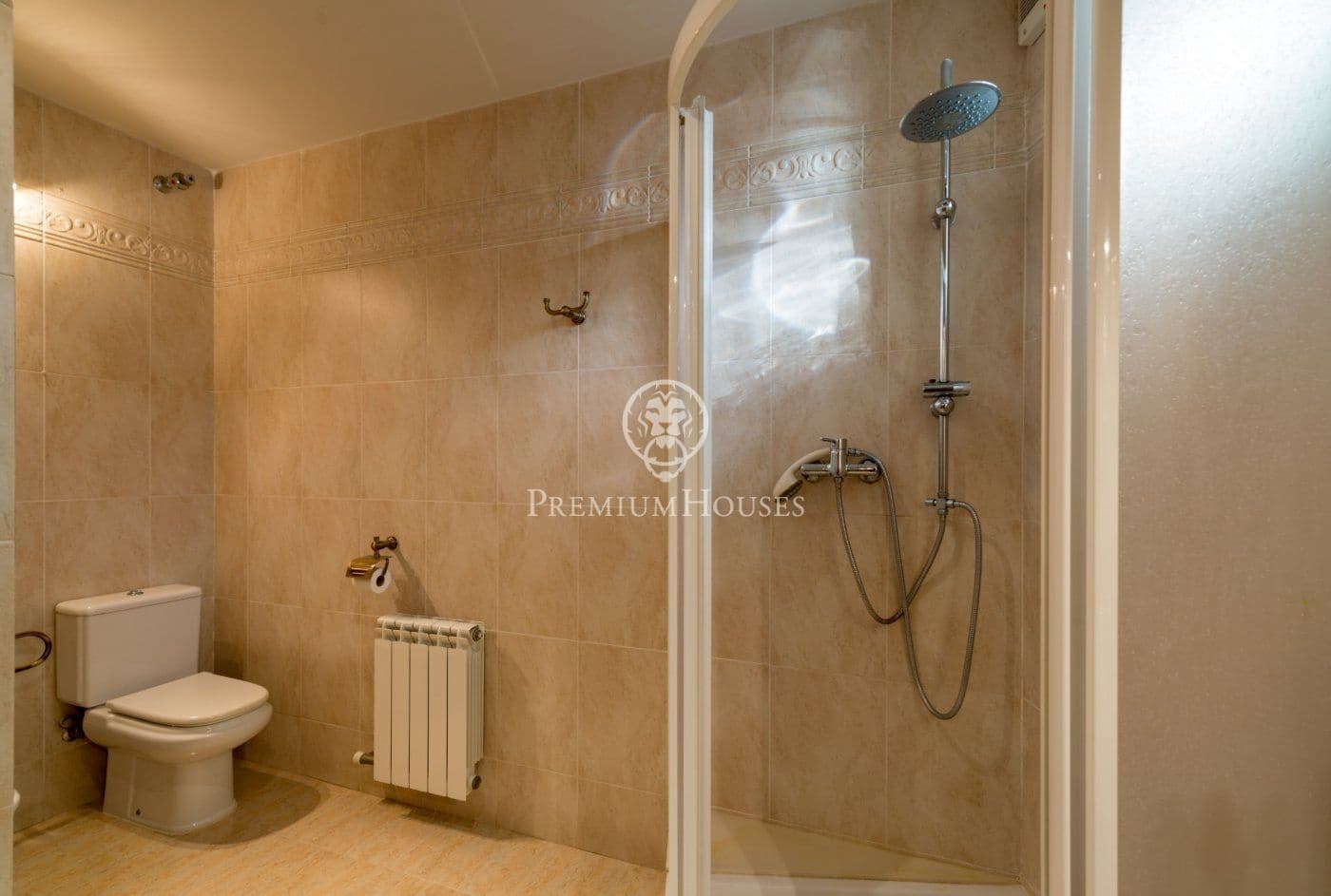 12 soveværelse Finca/Landehus til salg i El Catllar med swimmingpool - € 800.000 (Ref: 6197883)