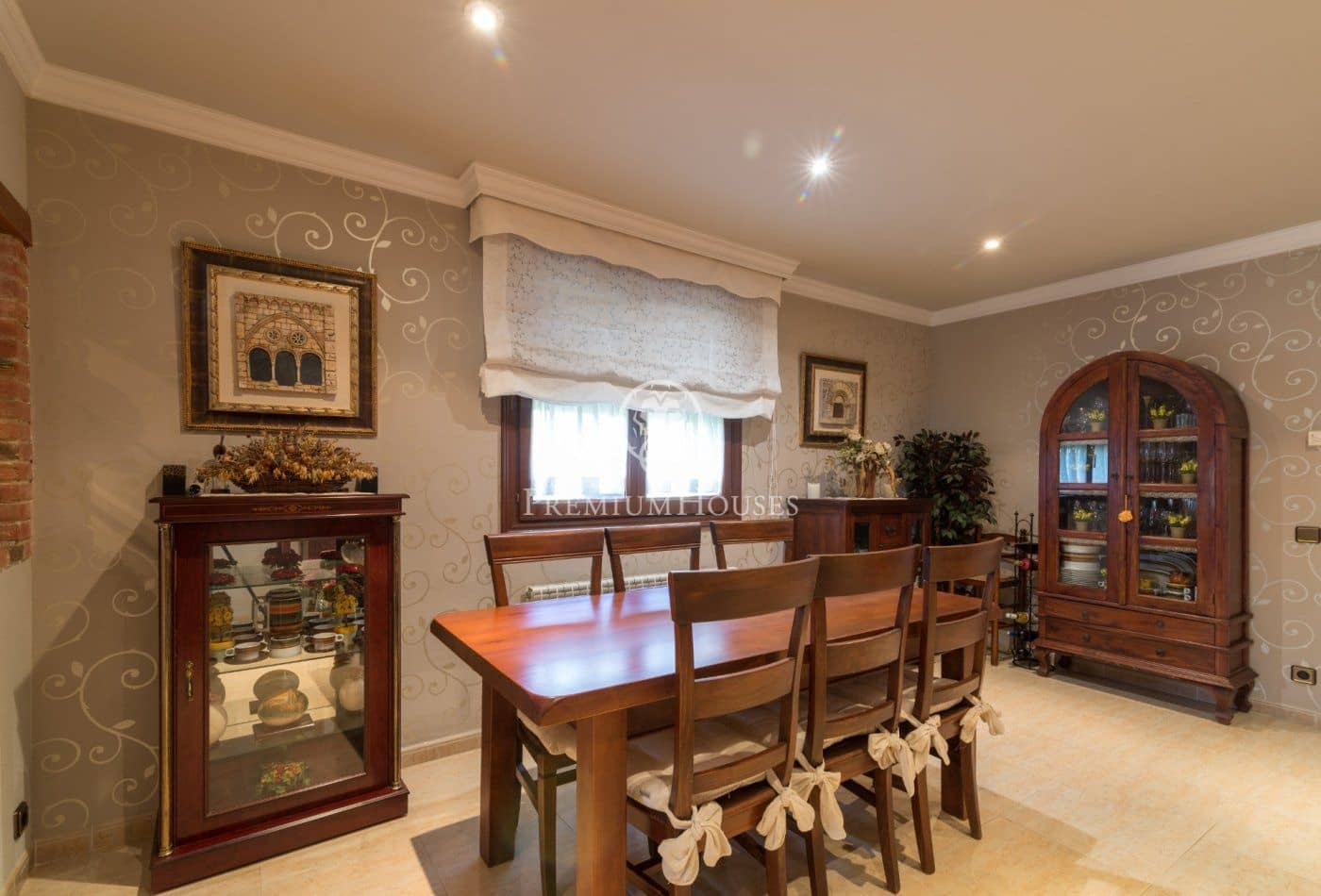 12 soveværelse Finca/Landehus til salg i El Catllar med swimmingpool - € 800.000 (Ref: 6197883)