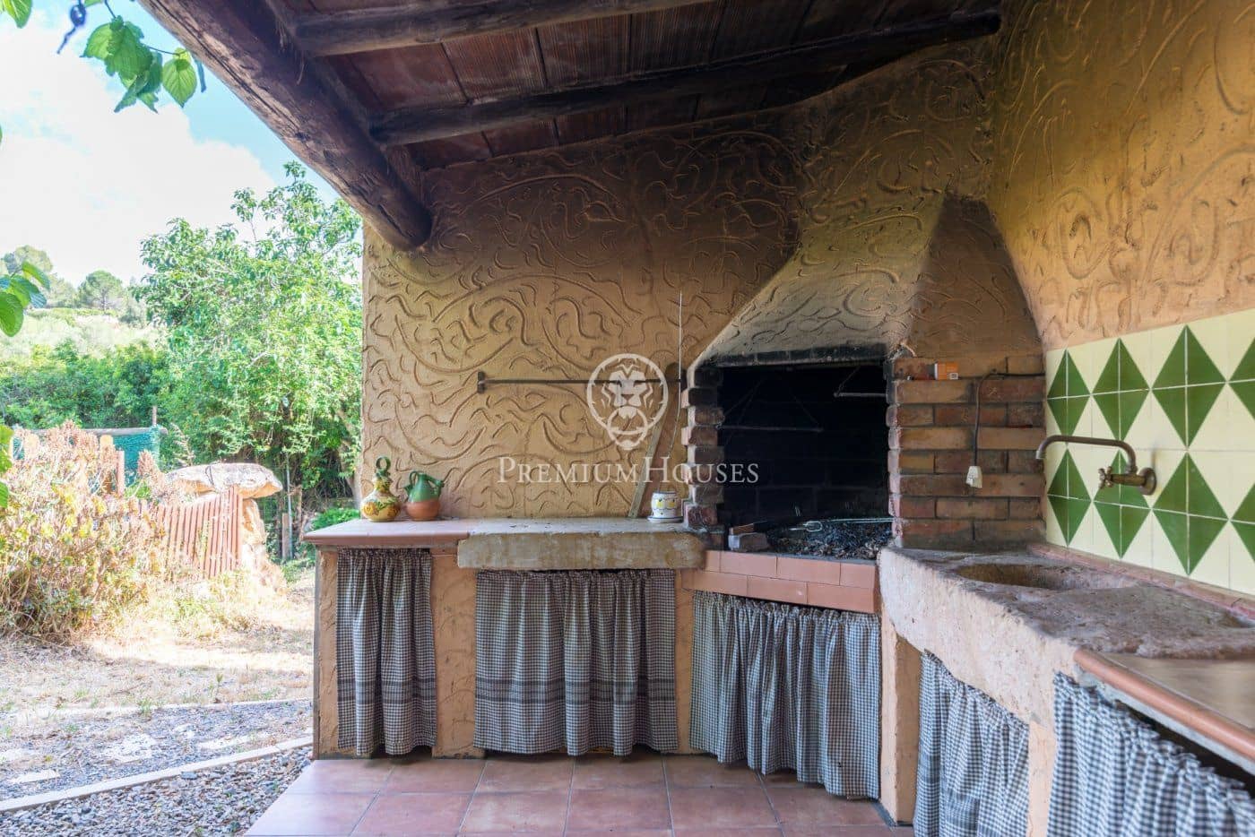 12 soveværelse Finca/Landehus til salg i El Catllar med swimmingpool - € 800.000 (Ref: 6197883)