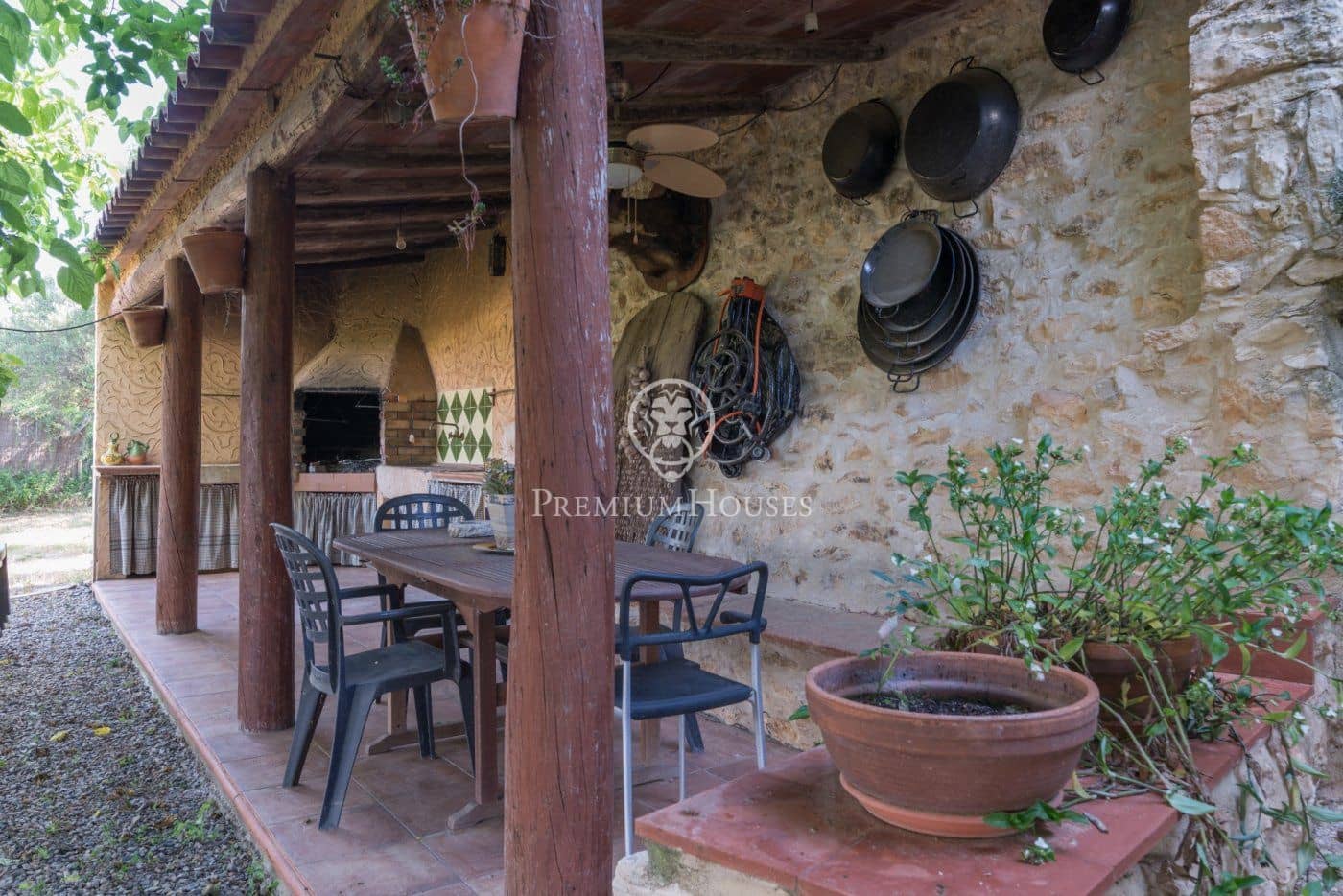 12 soveværelse Finca/Landehus til salg i El Catllar med swimmingpool - € 800.000 (Ref: 6197883)