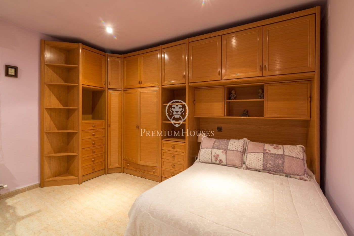 12 soveværelse Finca/Landehus til salg i El Catllar med swimmingpool - € 800.000 (Ref: 6197883)