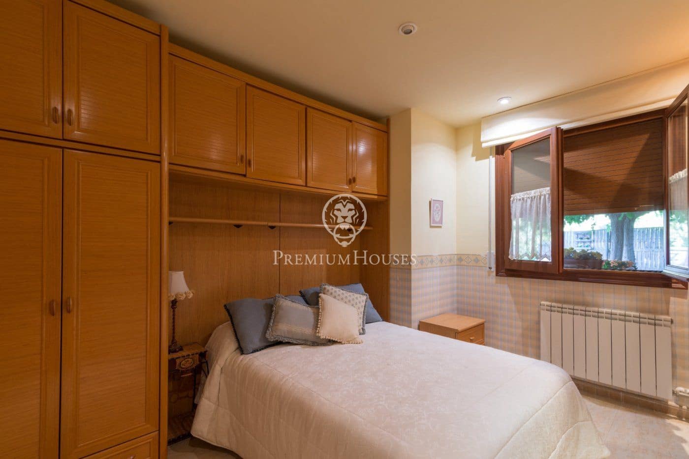 12 soveværelse Finca/Landehus til salg i El Catllar med swimmingpool - € 800.000 (Ref: 6197883)