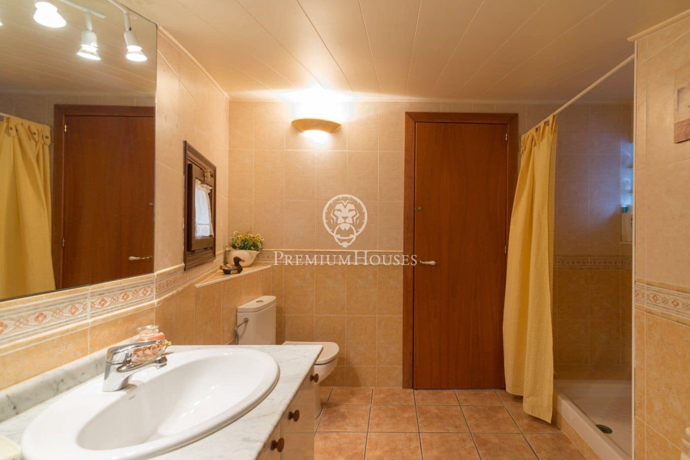 12 soveværelse Finca/Landehus til salg i El Catllar med swimmingpool - € 800.000 (Ref: 6197883)