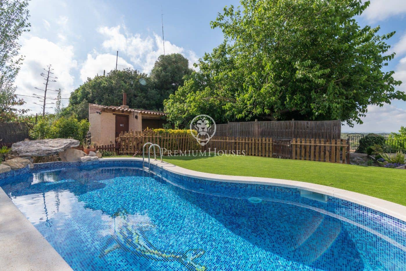 12 soveværelse Finca/Landehus til salg i El Catllar med swimmingpool - € 800.000 (Ref: 6197883)