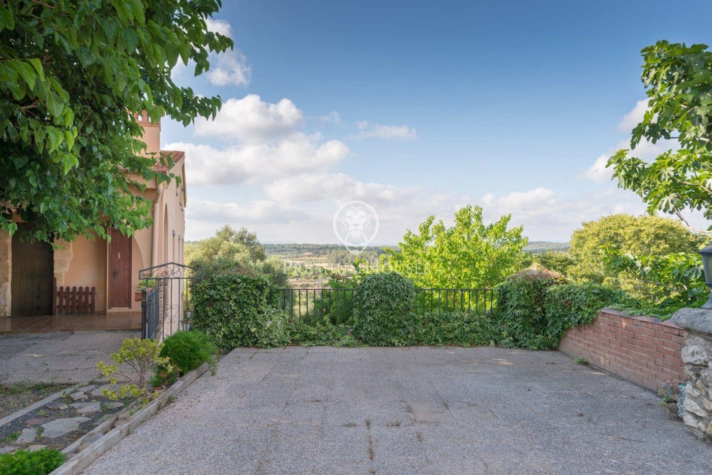 12 soveværelse Finca/Landehus til salg i El Catllar med swimmingpool - € 800.000 (Ref: 6197883)