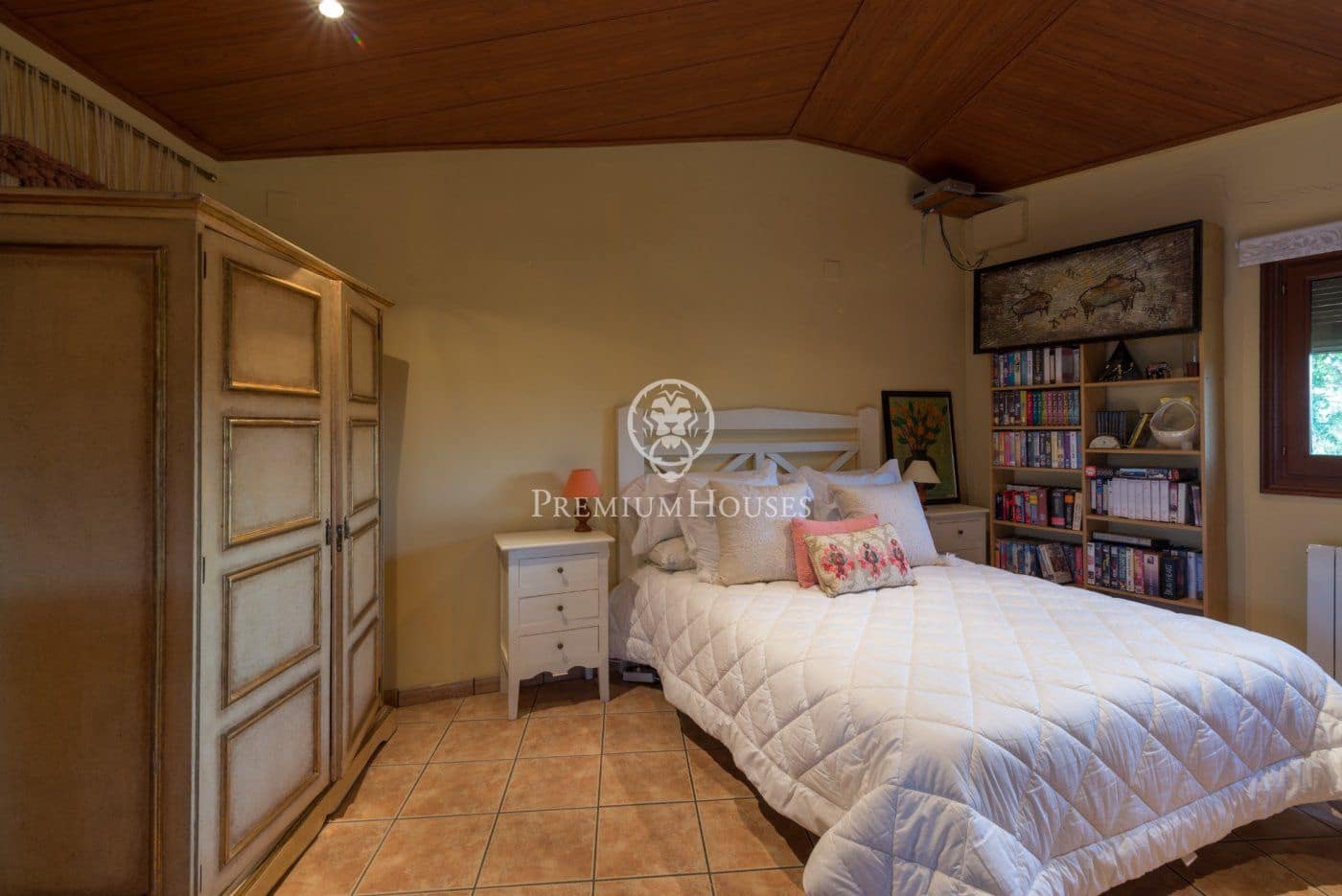 12 soveværelse Finca/Landehus til salg i El Catllar med swimmingpool - € 800.000 (Ref: 6197883)