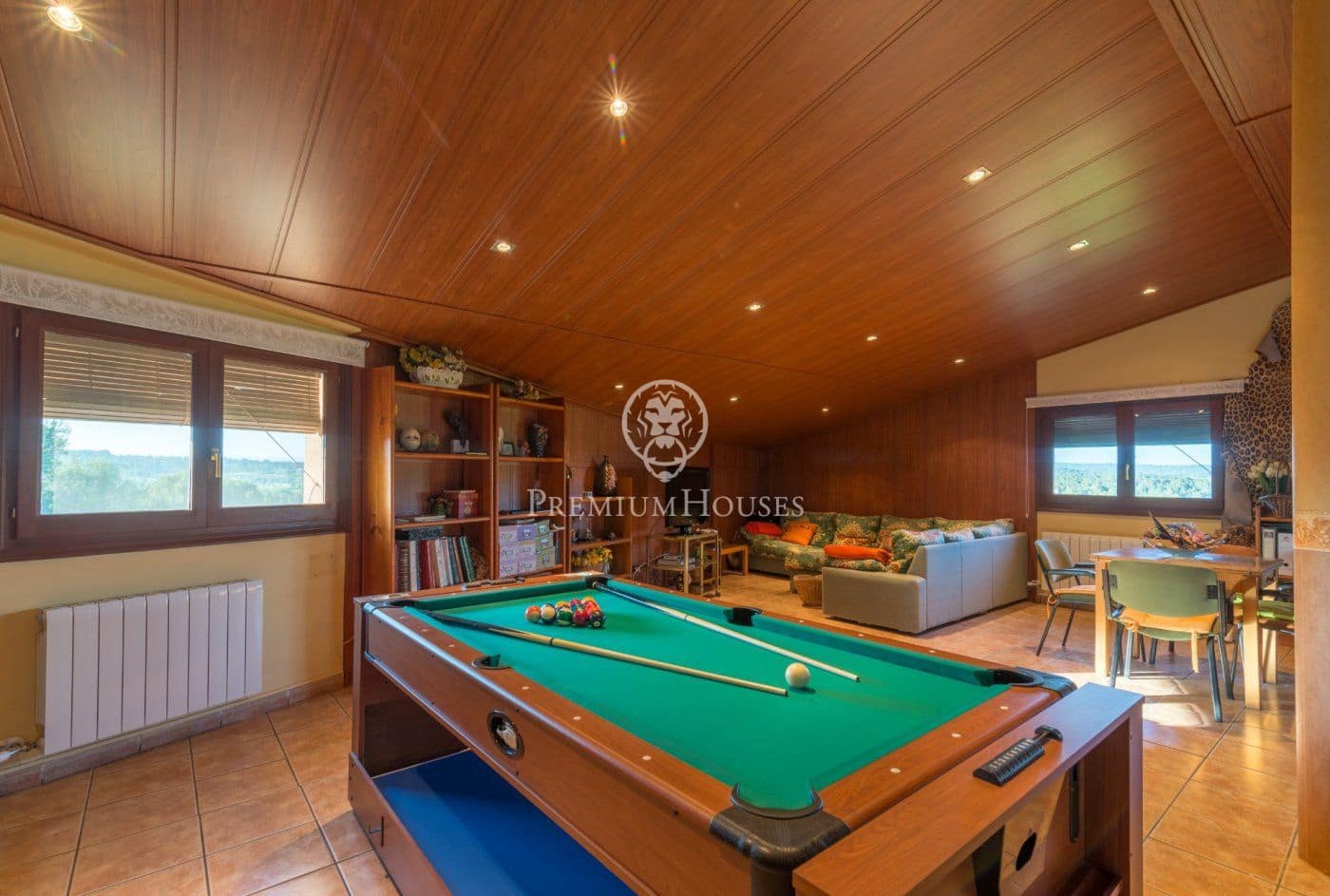 12 soveværelse Finca/Landehus til salg i El Catllar med swimmingpool - € 800.000 (Ref: 6197883)