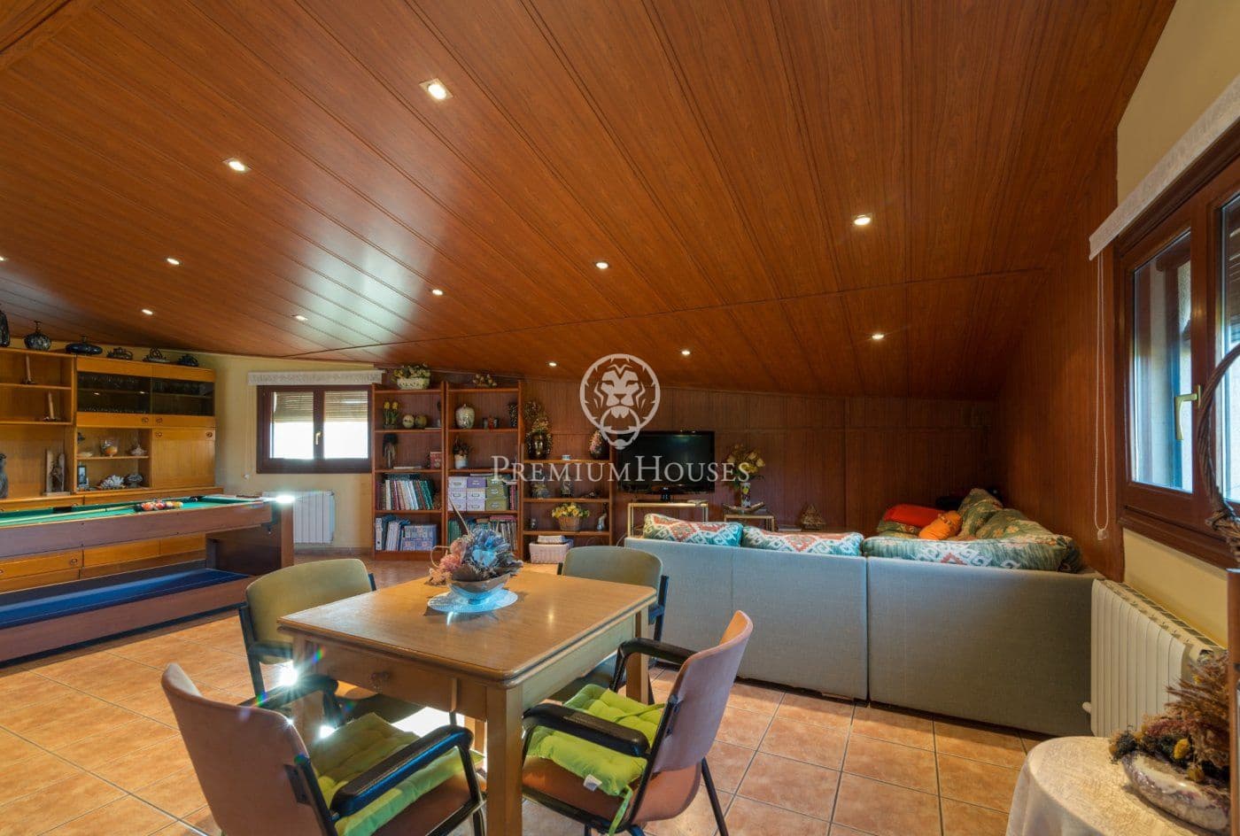 12 soveværelse Finca/Landehus til salg i El Catllar med swimmingpool - € 800.000 (Ref: 6197883)