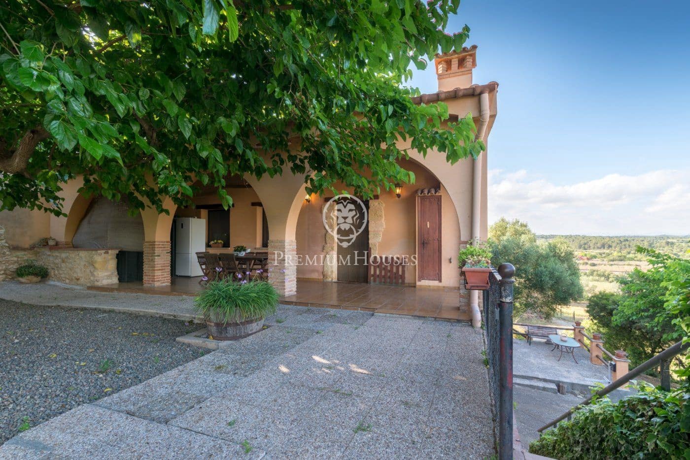 12 soveværelse Finca/Landehus til salg i El Catllar med swimmingpool - € 800.000 (Ref: 6197883)