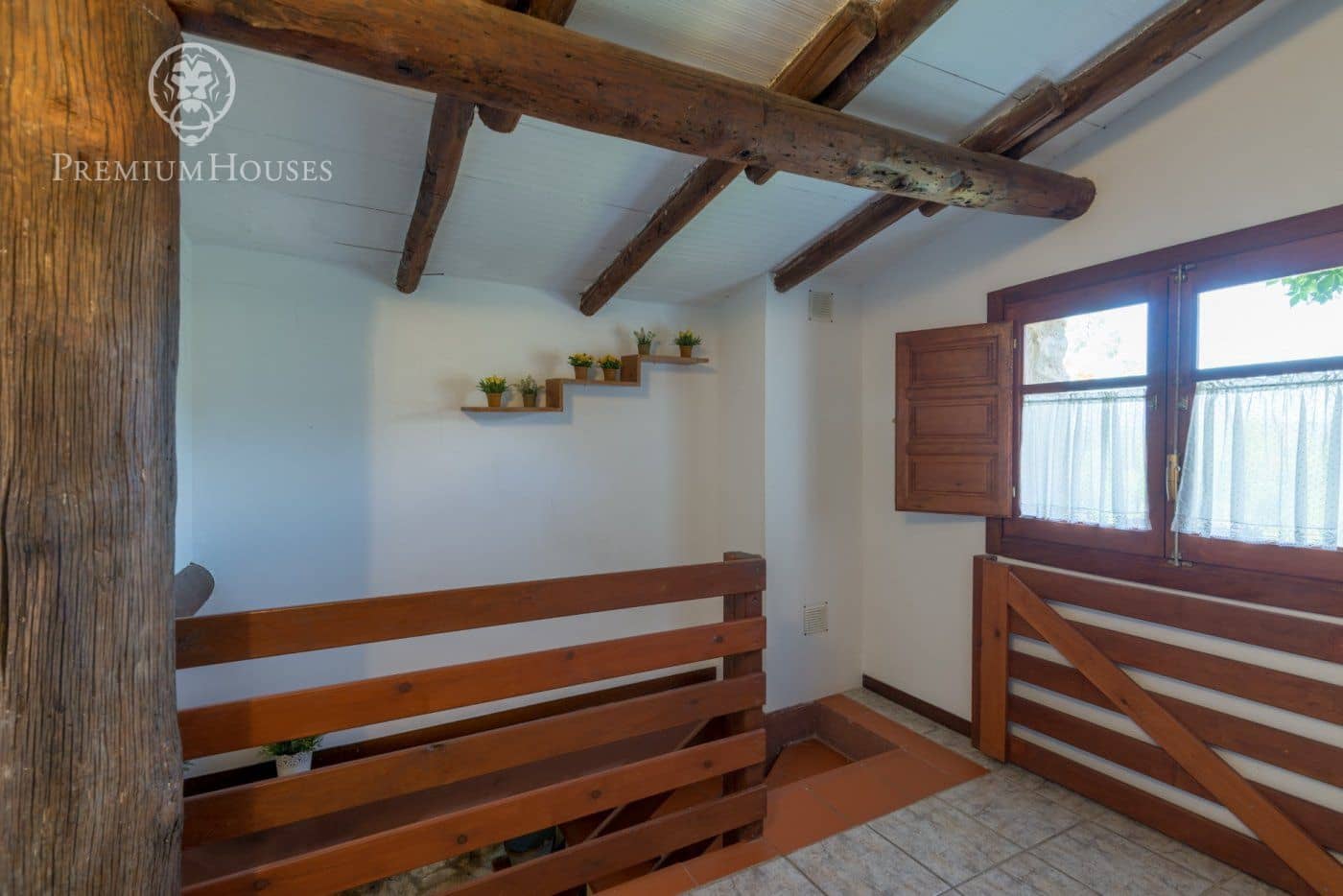 12 soveværelse Finca/Landehus til salg i El Catllar med swimmingpool - € 800.000 (Ref: 6197883)