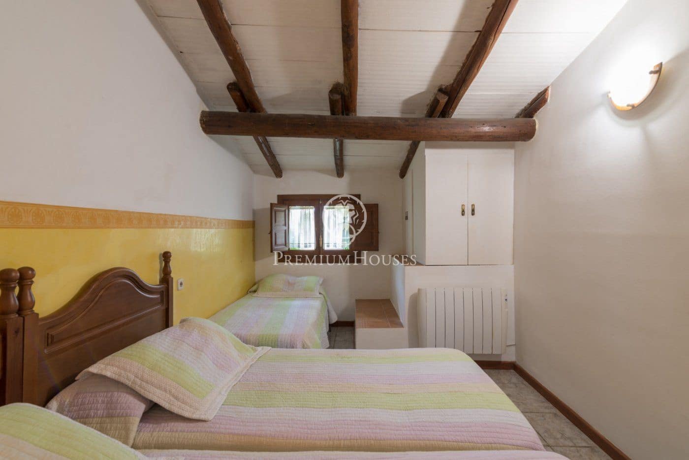 12 soveværelse Finca/Landehus til salg i El Catllar med swimmingpool - € 800.000 (Ref: 6197883)