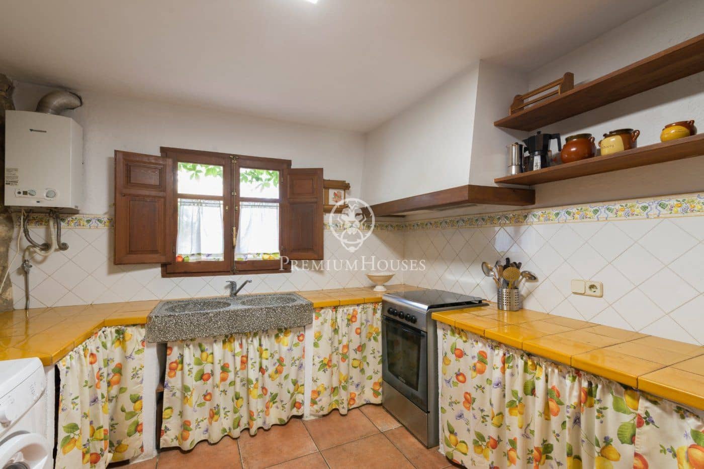 12 soveværelse Finca/Landehus til salg i El Catllar med swimmingpool - € 800.000 (Ref: 6197883)