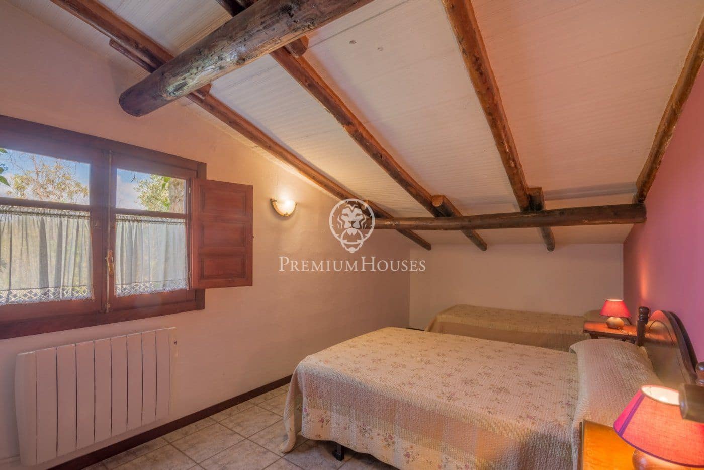 12 soveværelse Finca/Landehus til salg i El Catllar med swimmingpool - € 800.000 (Ref: 6197883)