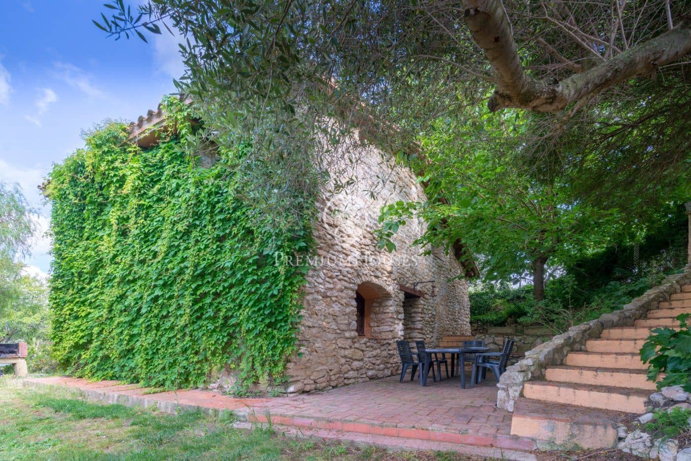 12 soveværelse Finca/Landehus til salg i El Catllar med swimmingpool - € 800.000 (Ref: 6197883)