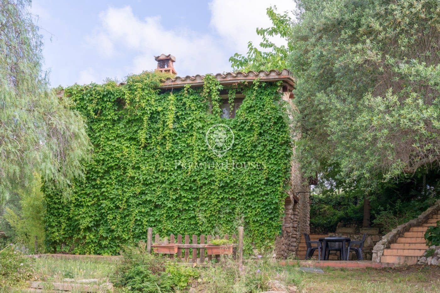 12 soveværelse Finca/Landehus til salg i El Catllar med swimmingpool - € 800.000 (Ref: 6197883)