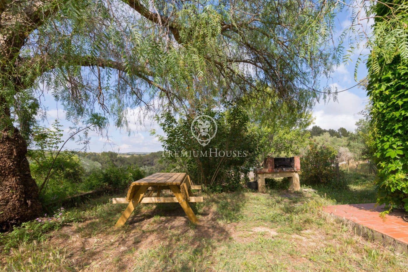 12 soveværelse Finca/Landehus til salg i El Catllar med swimmingpool - € 800.000 (Ref: 6197883)