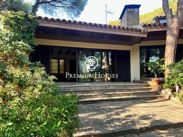 6 bedroom Villa for rent in Castelldefels with pool - € 7,000 (Ref: 6510581)