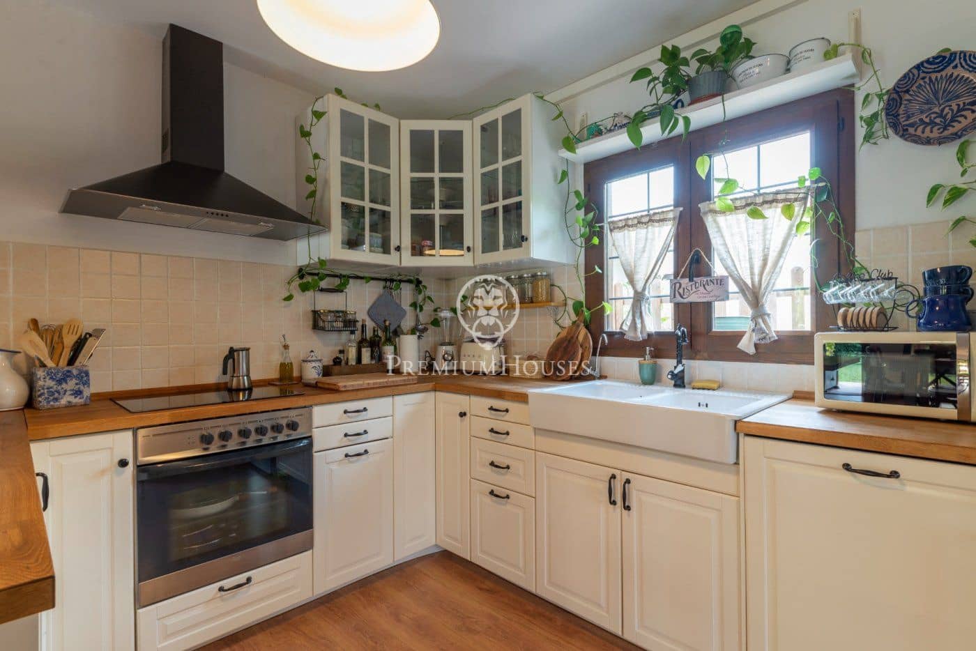 4 soverom Villa til salgs i Sant Pere de Ribes med svømmebasseng garasje - € 730 000 (Ref: 6824794)